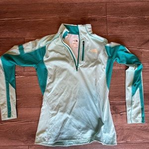 The North Face Flash Dry Women’s Long Sleeve M Quarter Zip
